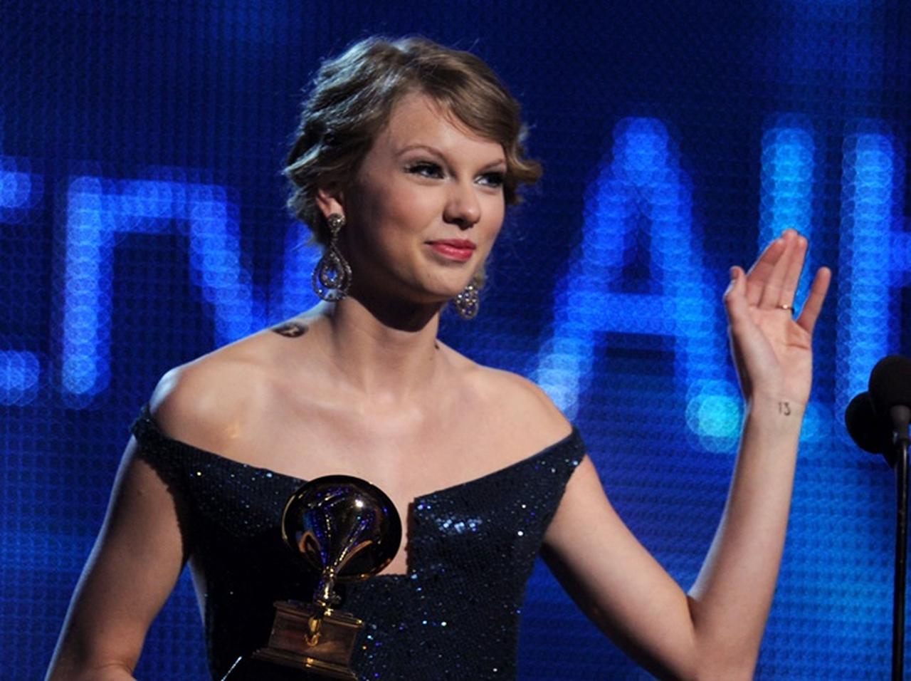 テイラー・スウィフトに「自分の音楽を買う権利はなかった」弁護士が声明