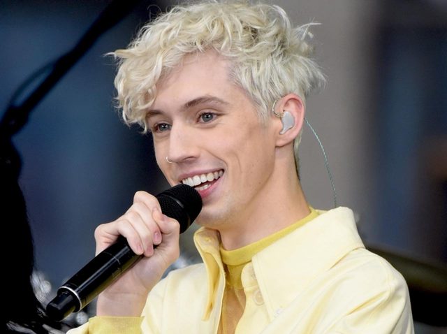 トロイ・シヴァン、「好きな体位は？」と聞いたインタビュアーに怒りのコメント