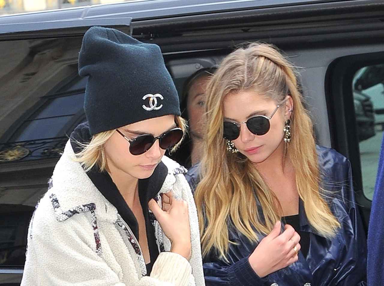 カーラ・デルヴィーニュ、アシュレイ・ベンソンとの「運命の出会い」について語る