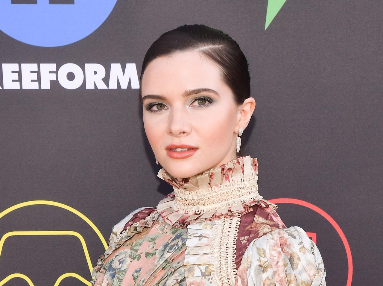 『NYガールズ・ダイアリー』のケイティ・スティーブンスが体型についてリアルな話【全訳】