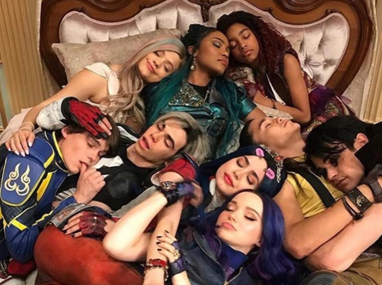 『ディセンダント』オフショットが続々公開、キャストの「絆」にグッとくる