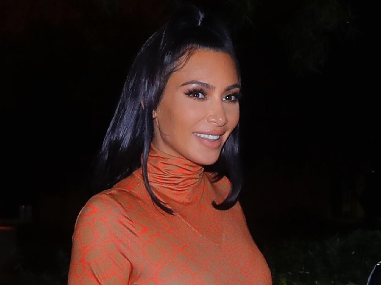 キム・カーダシアンが「終身刑からの釈放」を助けた女性、キムの下着ブランドのモデルに