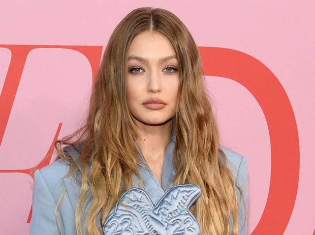 ジジ・ハディッド宅から熱愛噂のイケメンモデルが朝帰り、「恋敵」がコメント