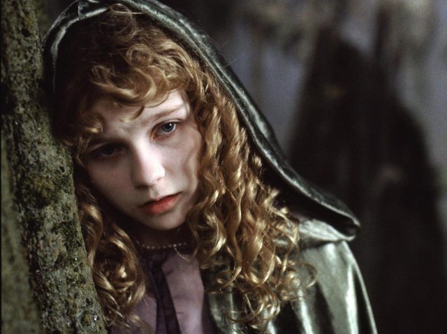 ブラッド・ピットと“11歳”でキスしたキルスティン・ダンスト、キスは「キモかった」