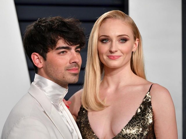 ソフィー・ターナー、仕事に行く夫に人目も気にせず愛のお見送り【写真アリ】