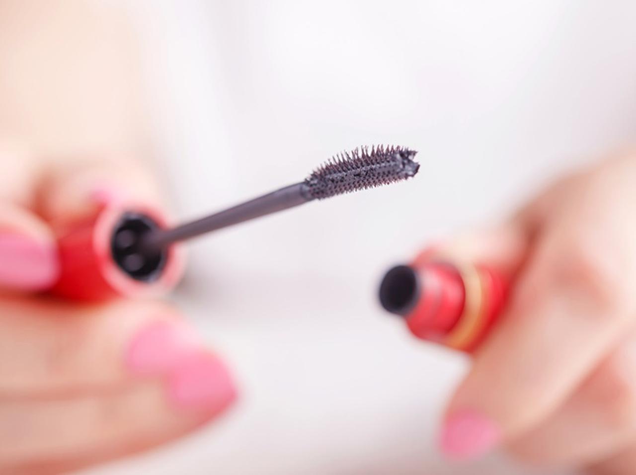 お気に入りのコスメをコスパ良く、「長持ち」させる裏技