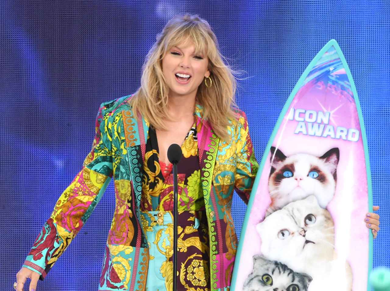 テイラー・スウィフト、迷える10代に向け「間違うことの尊さ」を語る【ティーン・チョイス・アワード2019】