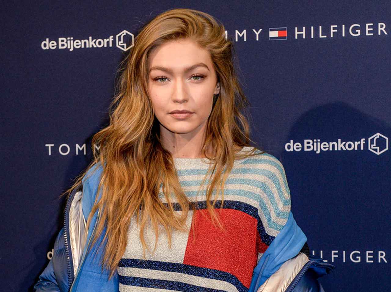 ジジ・ハディッド、ギリシャ国民を敵に回した「炎上発言」の真意を説明