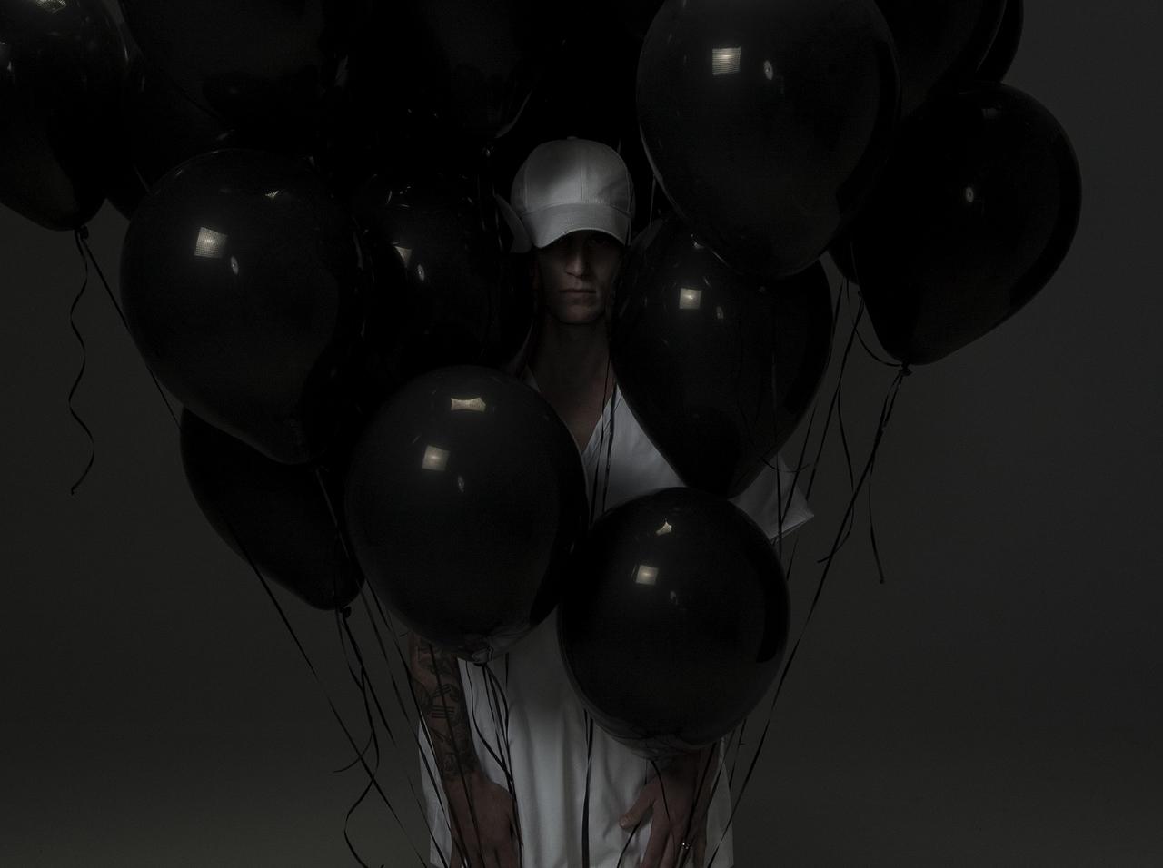 エミネムの後継者?!ラッパーNF の最新アルバム『The Search』が今年度最高実績を記録