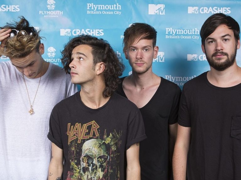 【来日】The 1975、日本の有名観光スポットを訪れてオフを楽しむ