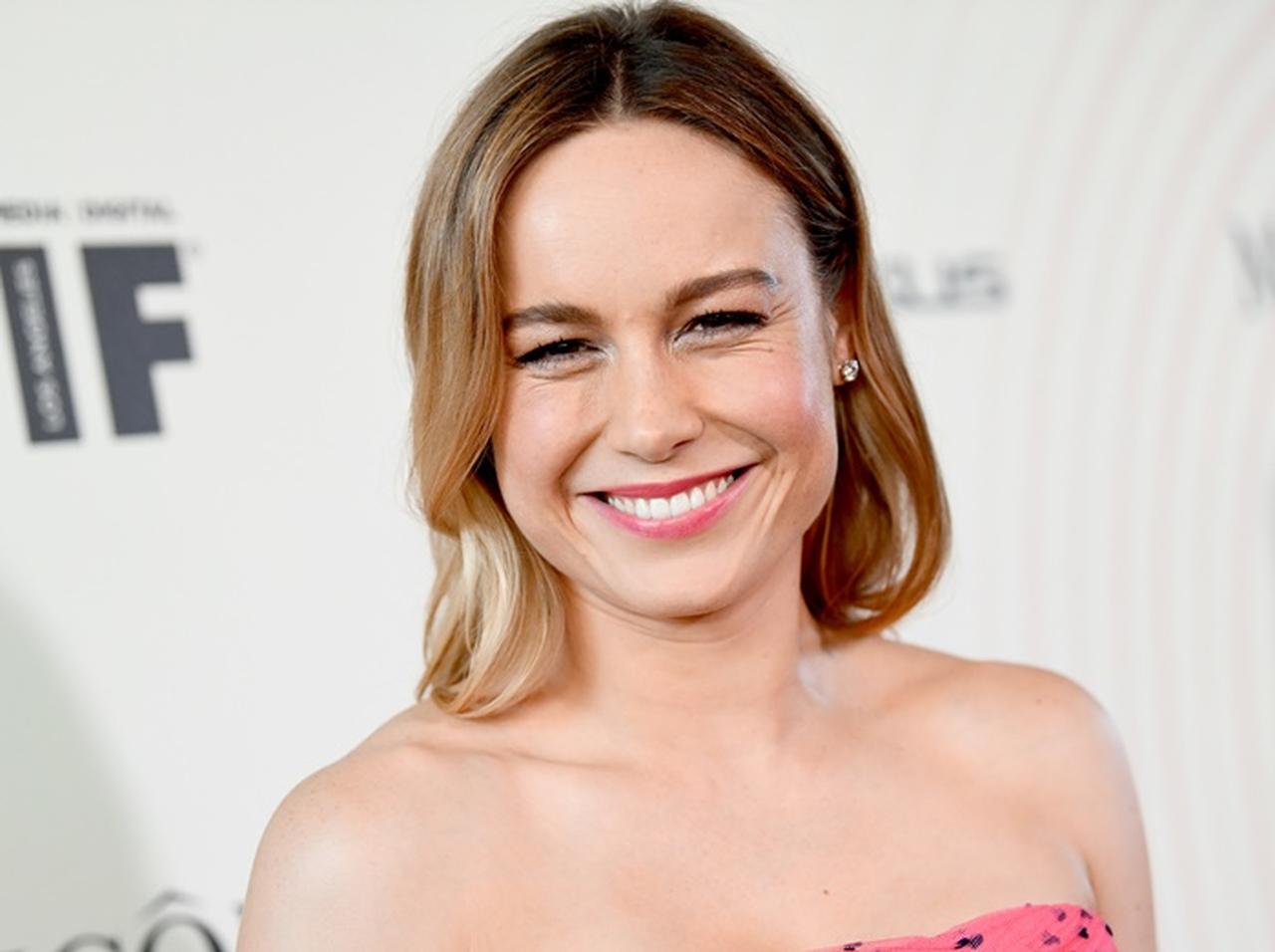 ブリー・ラーソン、『とっとこハム太郎』を顔につけて称賛