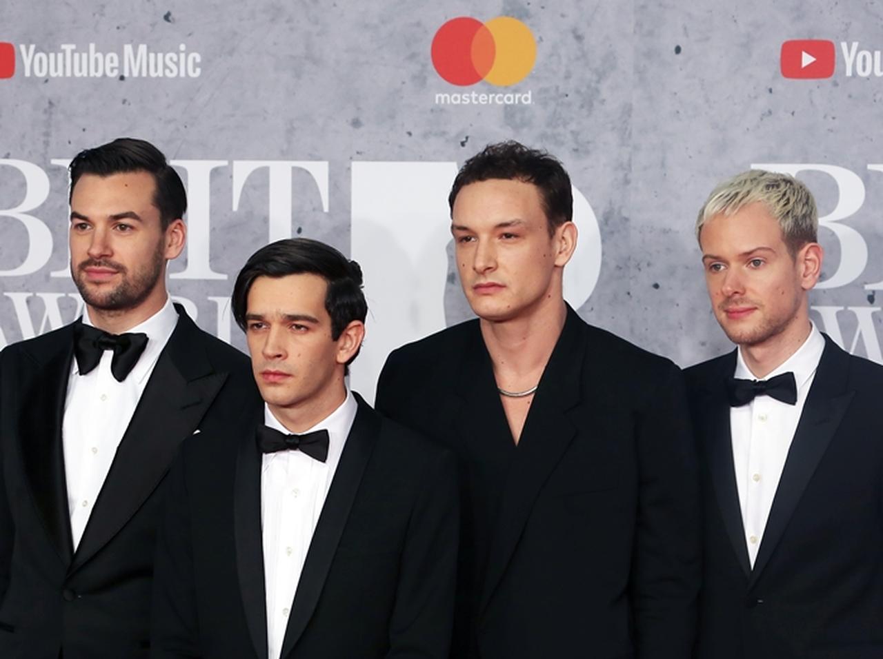 The 1975が新曲「People」をリリース、ミュージックビデオで世界に衝撃を与える