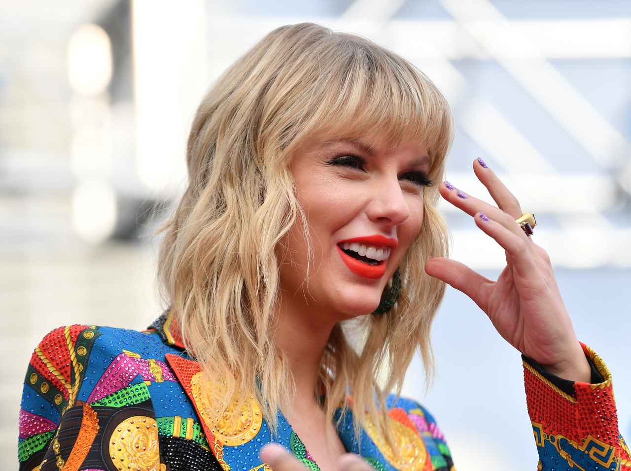 テイラー・スウィフト、VMA受賞スピーチで「国の最高機関」を“皮肉る”【全訳】