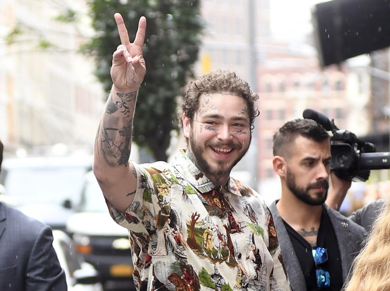 ポスト・マローン、お忍びで訪れた北海道・函館で日本の「夏祭り」を体験