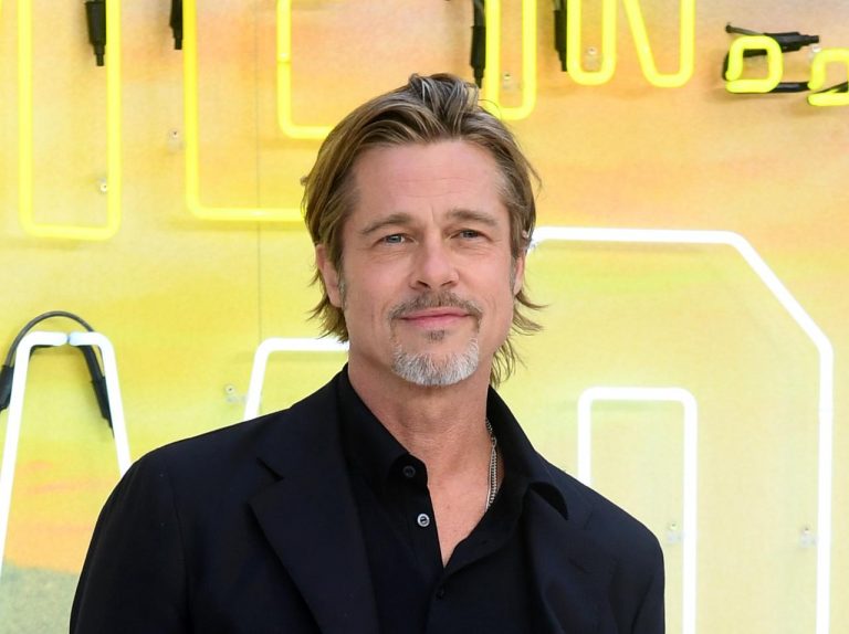ブラッド・ピットの「そっくりさん」、“外を出歩けない”ほど似ている？