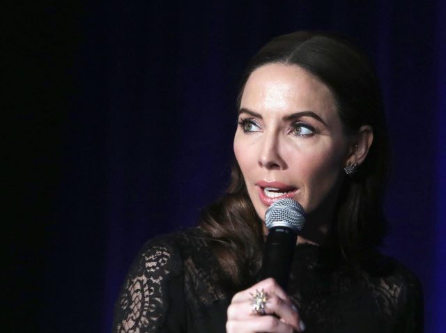 米俳優、ヌード写真をばらまくと脅され「私の乳首でお金を稼ぐのは私！」と自ら公開