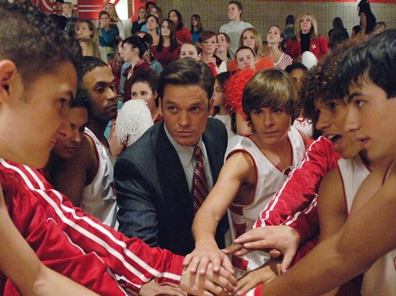 『ハイスクール・ミュージカル』、新旧キャストが「お馴染みの掛け声」をシャウト