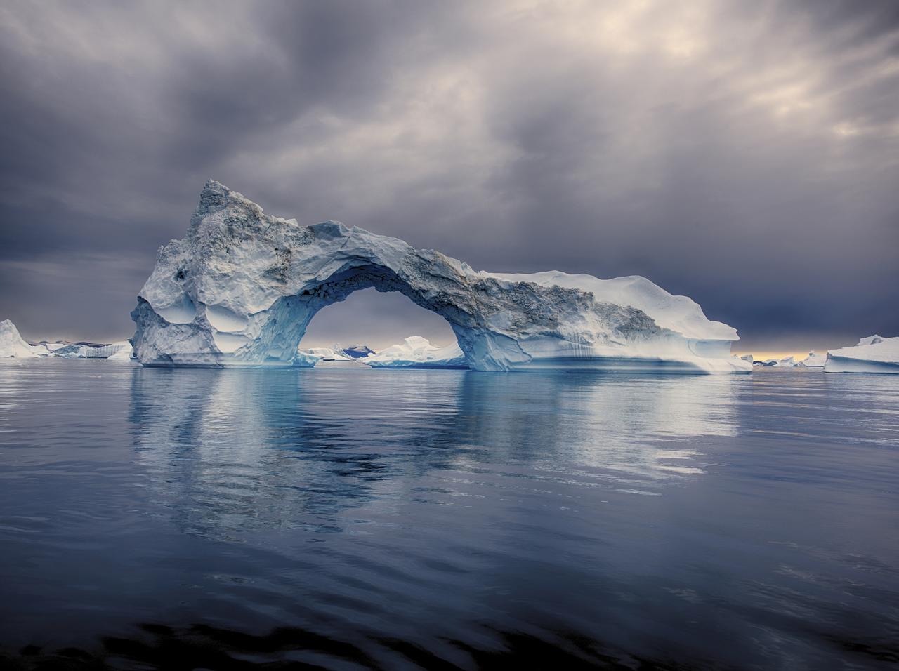 グリーンランドで異常事態、「110億トン」の氷が『1日』で溶ける