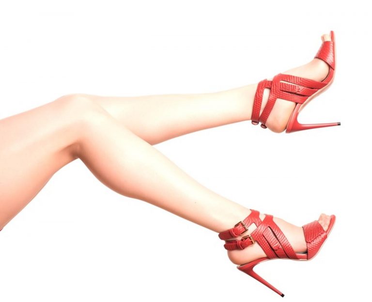 脚の長い人にしかできない「神ワザ」にネット民が騒然