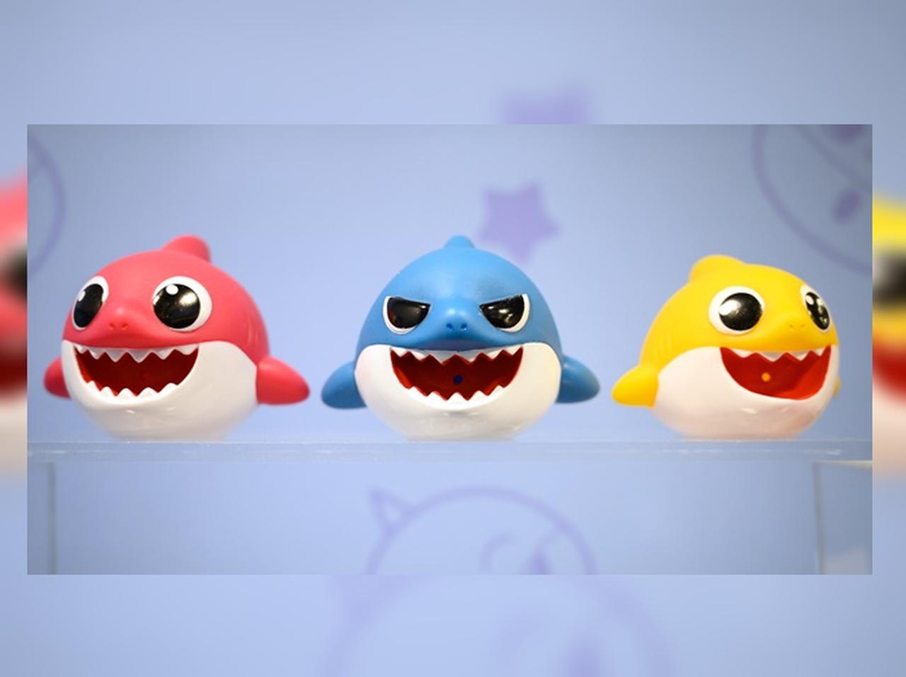 カルト的人気を誇る「ベイビー・シャーク」を聞くと必ず起きる男の子に笑みが止まらない