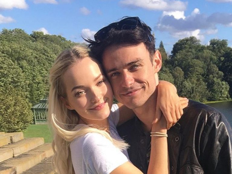 ダヴ・キャメロンとトーマス・ドハーティの人気カップル、ディズニーランドでデート