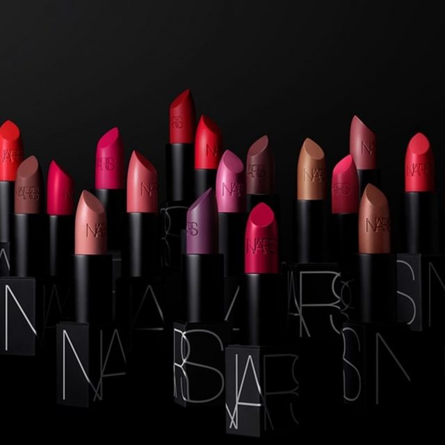 NARS、新「リップスティック」圧巻の全60色展開で登場