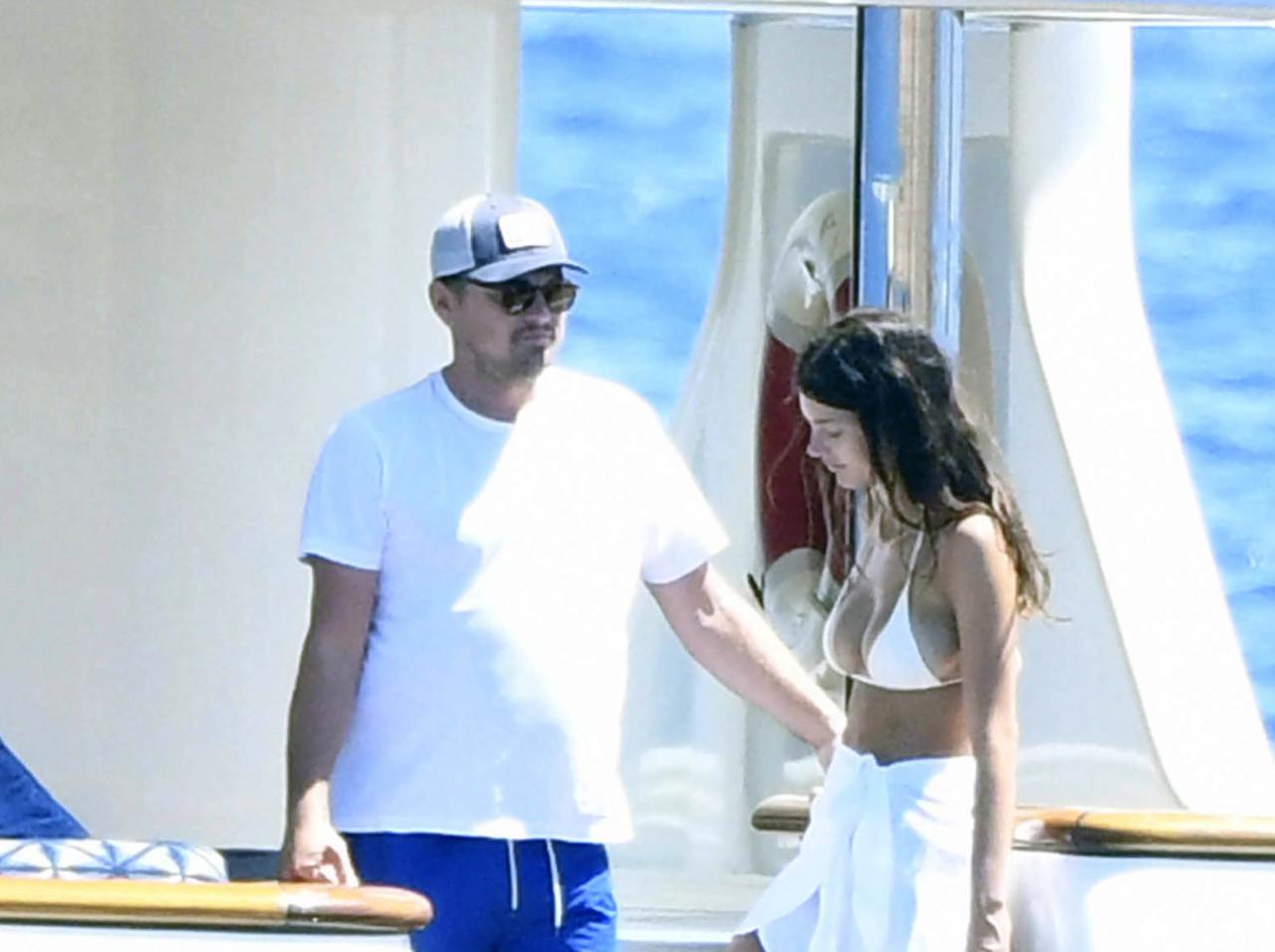 レオナルド・ディカプリオと23歳年下恋人、大先輩俳優&32歳年下恋人とWデート【写真アリ】