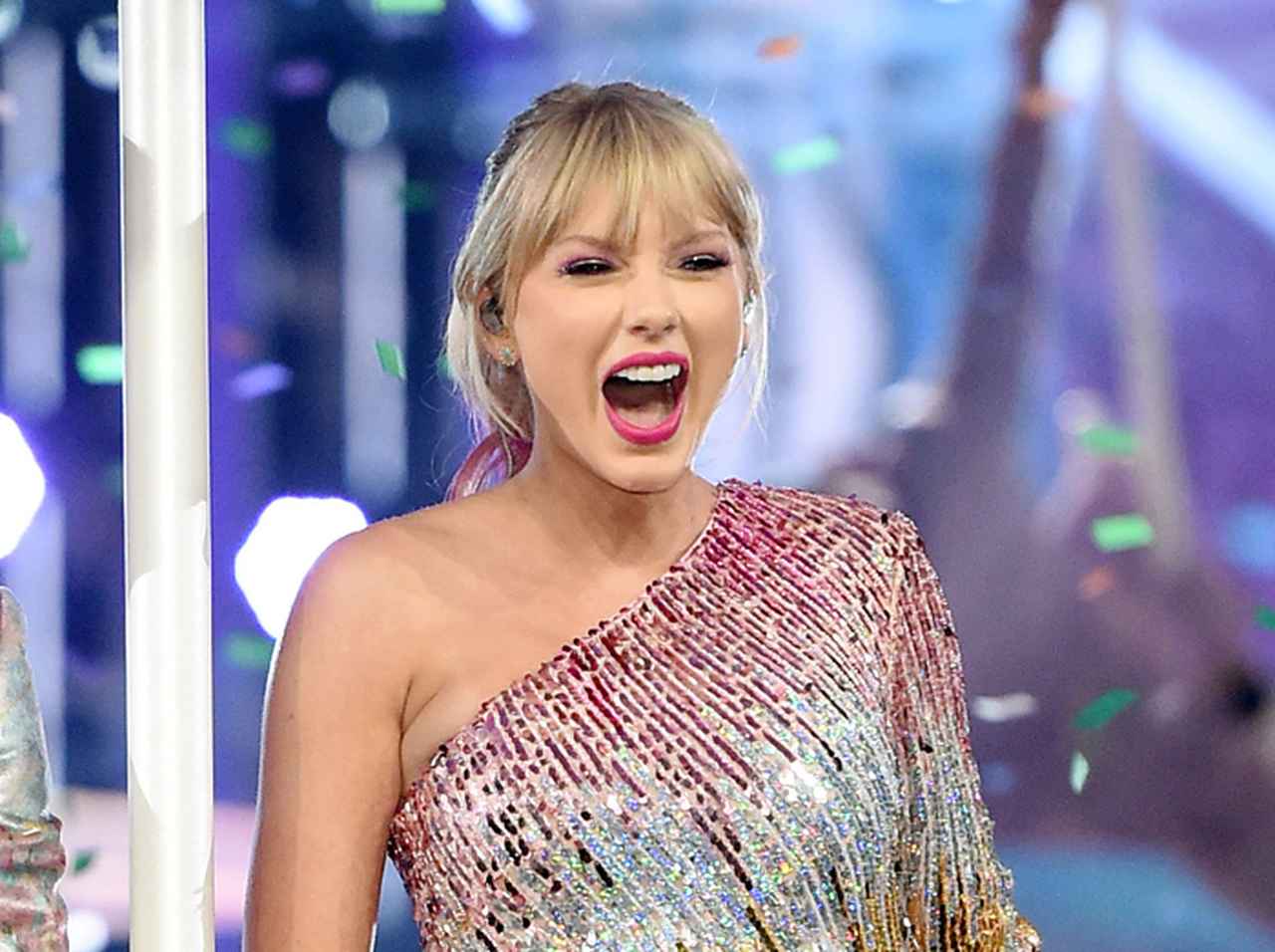 テイラー・スウィフトの「酔っ払い姿」が可愛すぎて友達になりたい【動画アリ】