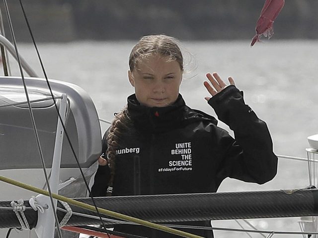 「不登校で世界を動かす16歳」グレタ・トゥーンベリが船で世界横断、モナコ王室の王子も同伴