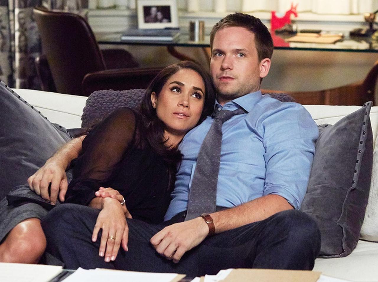 ドラマ『SUITS/スーツ』でマイクがレイチェル役のメーガン妃に愛ある「イジリ」