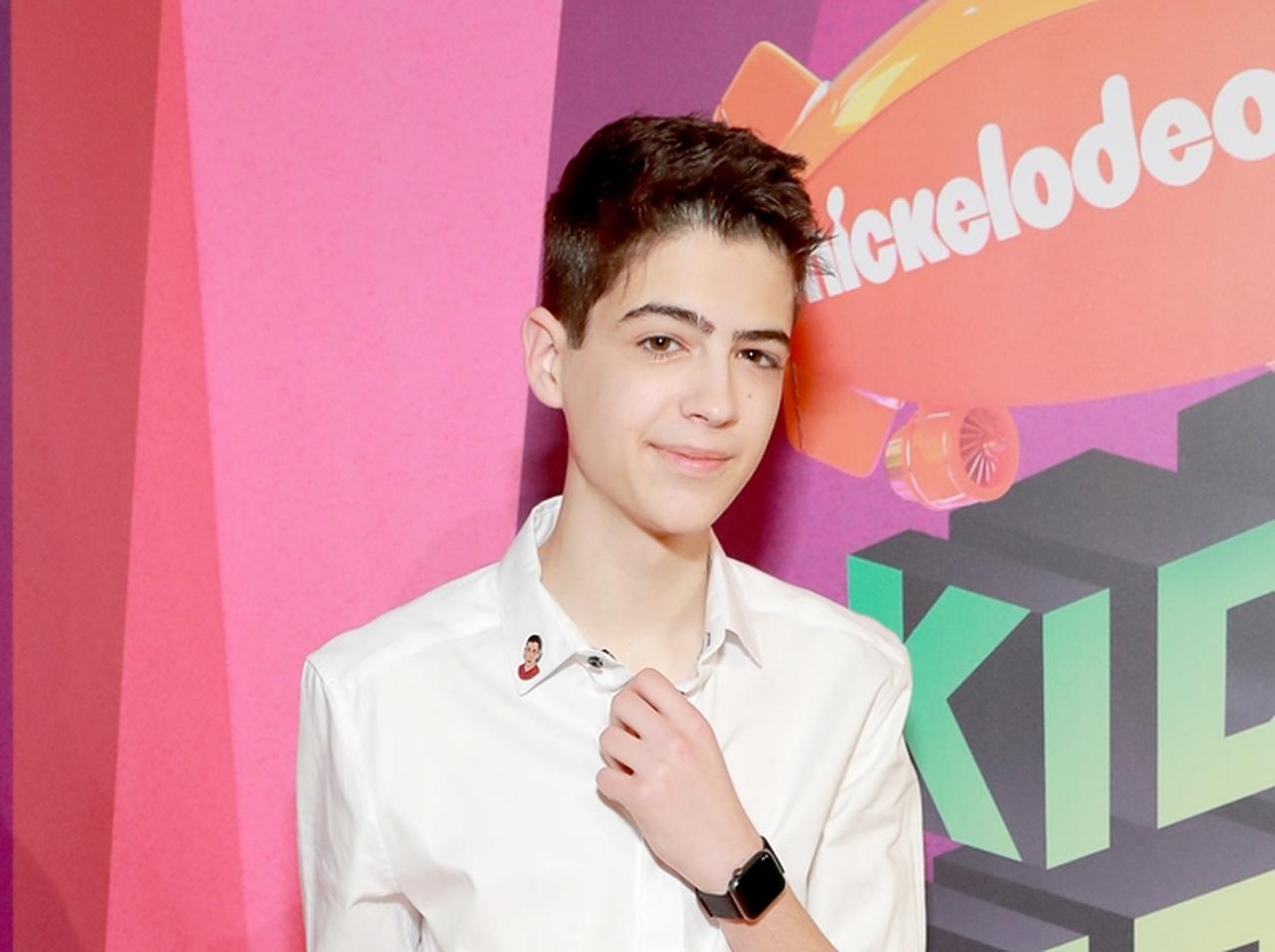 ディズニー・チャンネル初の“ゲイキャラクター”、現実世界でバイセクシャルを告白