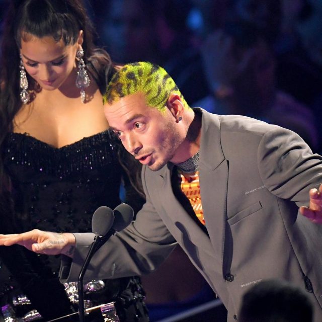 J・バルヴィン、「お辞儀」連発でMTV VMA受賞に感謝【VMA 2019】