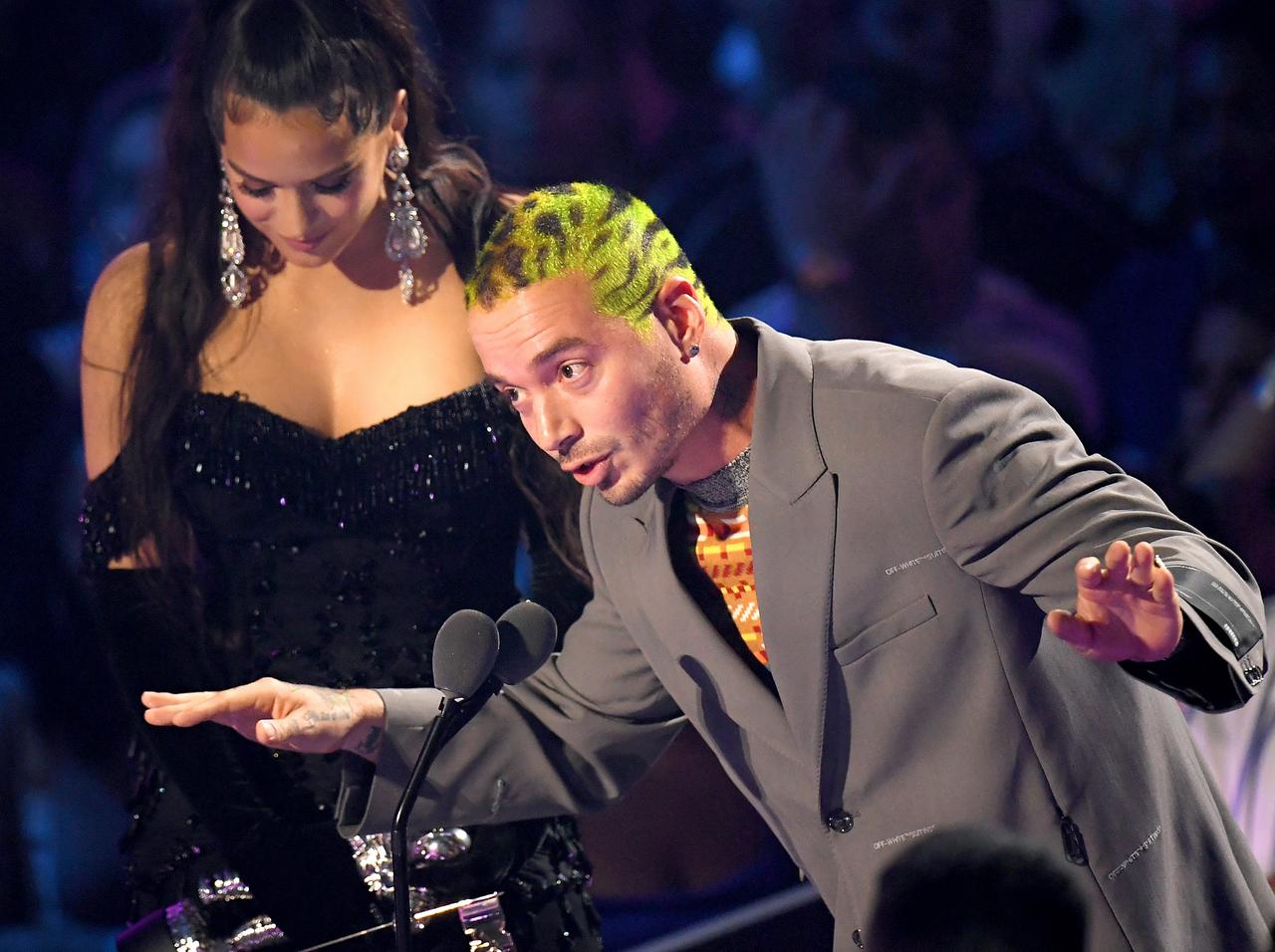 J・バルヴィン、「お辞儀」連発でMTV VMA受賞に感謝【VMA 2019】