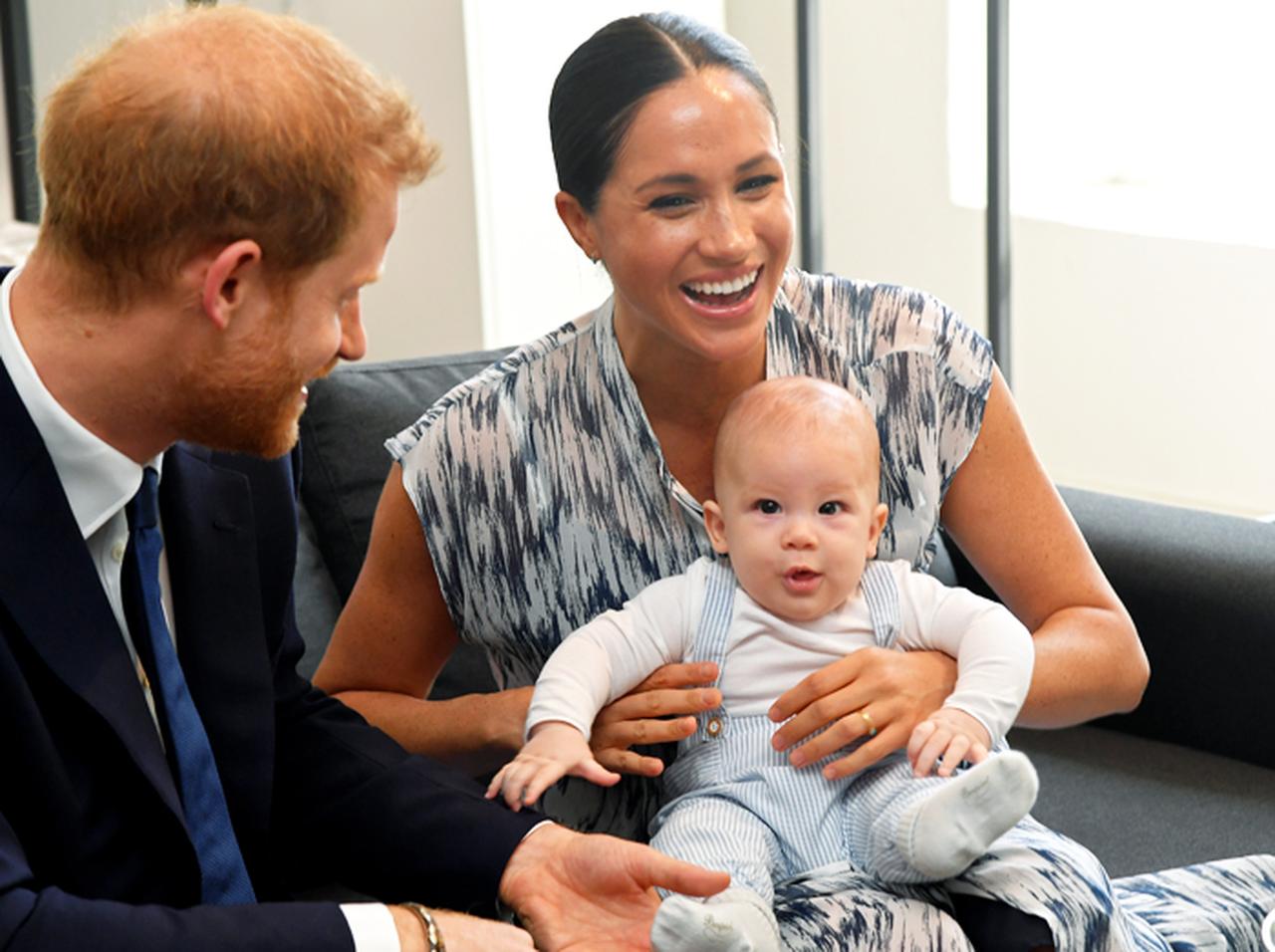 メーガン妃、長男アーチーの初公務に選んだ衣装はH&Mで「2499円」