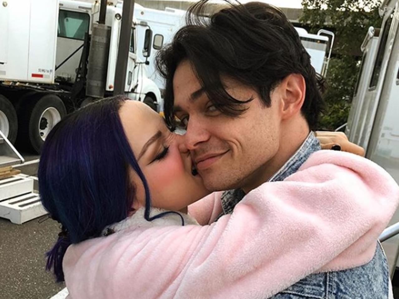 ダヴ・キャメロン、日本にいながら恋人トーマス・ドハーティに愛のささやき