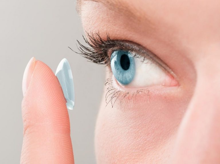 ウインクひとつで拡大・縮小が可能に、“新時代”のコンタクトレンズが開発