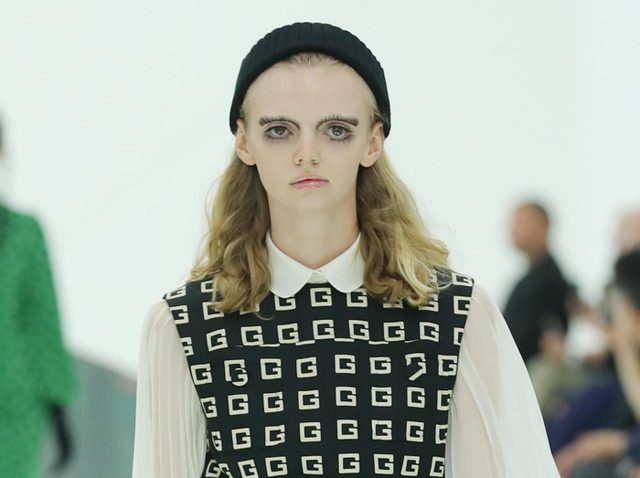 グッチ、ランウェイでお披露目された「つけまつげ」の使い方が斬新すぎて絶句