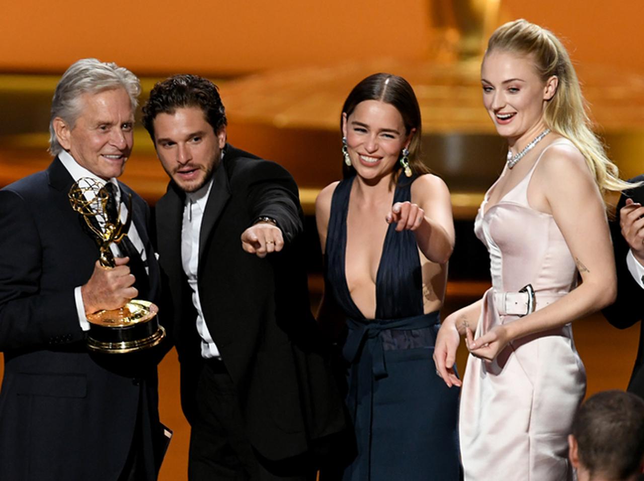 「残念な結末」と不評もエミー賞12冠の『ゲーム・オブ・スローンズ』、キャストが反論