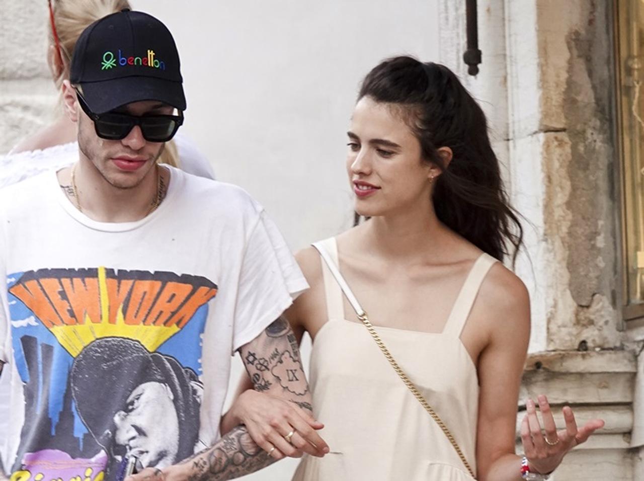 『ワンハリ』の「ワキ毛美女」、アリアナ・グランデの元カレと熱愛【写真アリ】