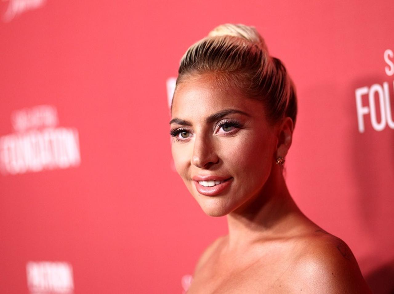 レディー・ガガ、日本人ネイリストによる「オフィスでもOK」なネイルが大好評