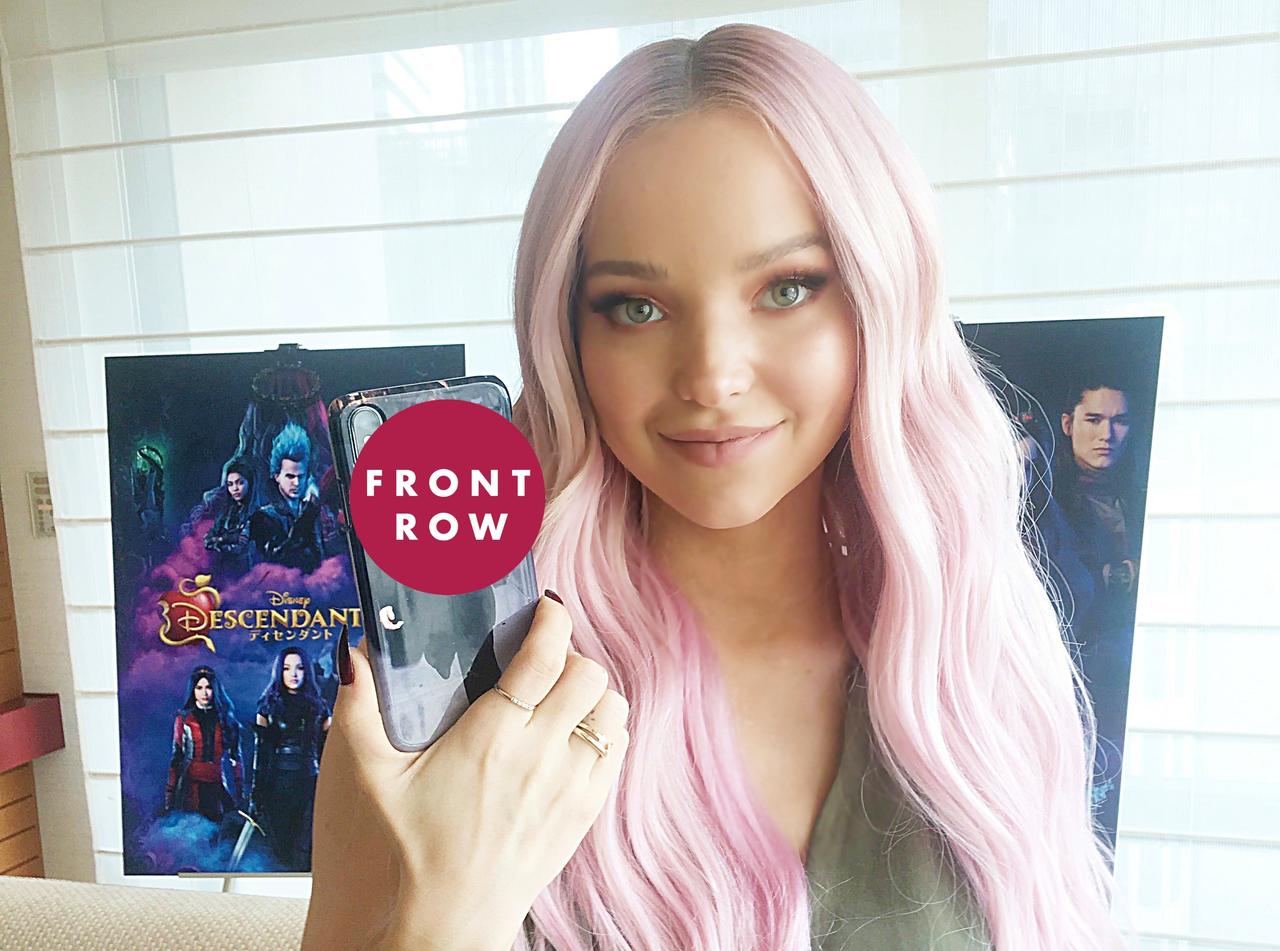 ダヴ・キャメロンが来日中に選んだスマホケースに写る「女優」とは?【独占】