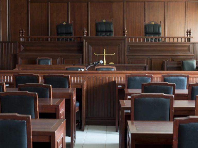 児童の盗撮を続けた男に終身刑、裁判官が犯人に激怒「法が許せばあなたを去勢する」