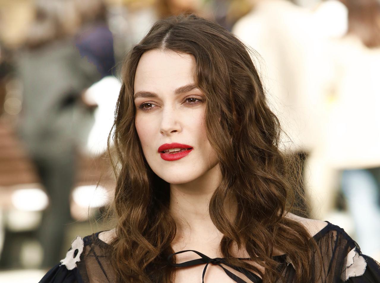 キーラ・ナイトレイ、セリフを覚えようとする時に「してはいけない育児」をアドバイス