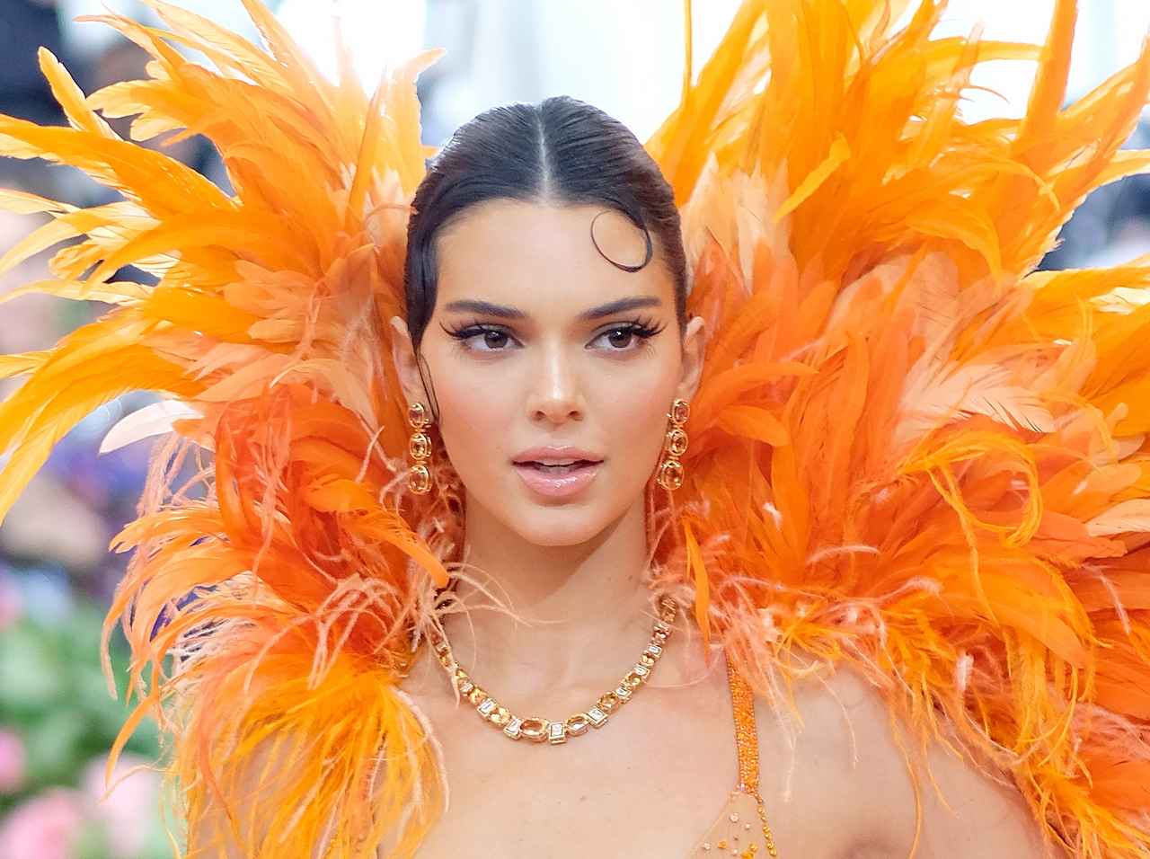 チケ代100万超の「詐欺フェス」ファイア・フェスのギャラ巡り、ケンダルら訴えられる