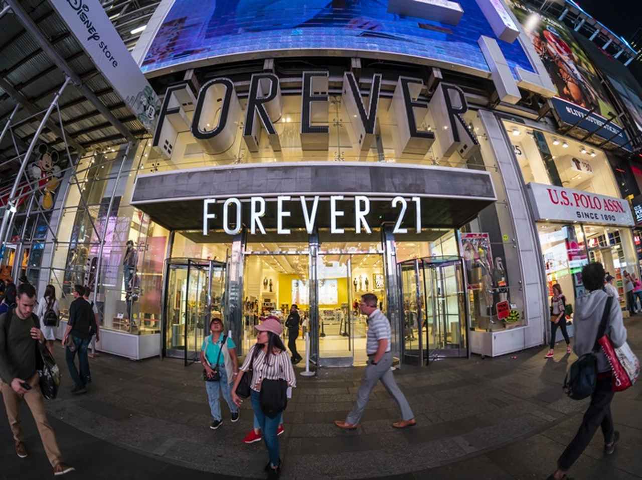 セレブ御用達プチプラブランドForever21が日本から完全撤退することが決定