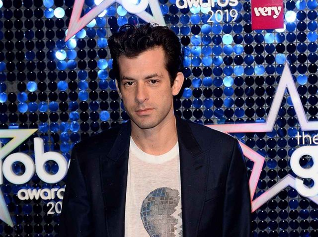 マーク・ロンソンがカミングアウトした「サピオセクシャル」って？