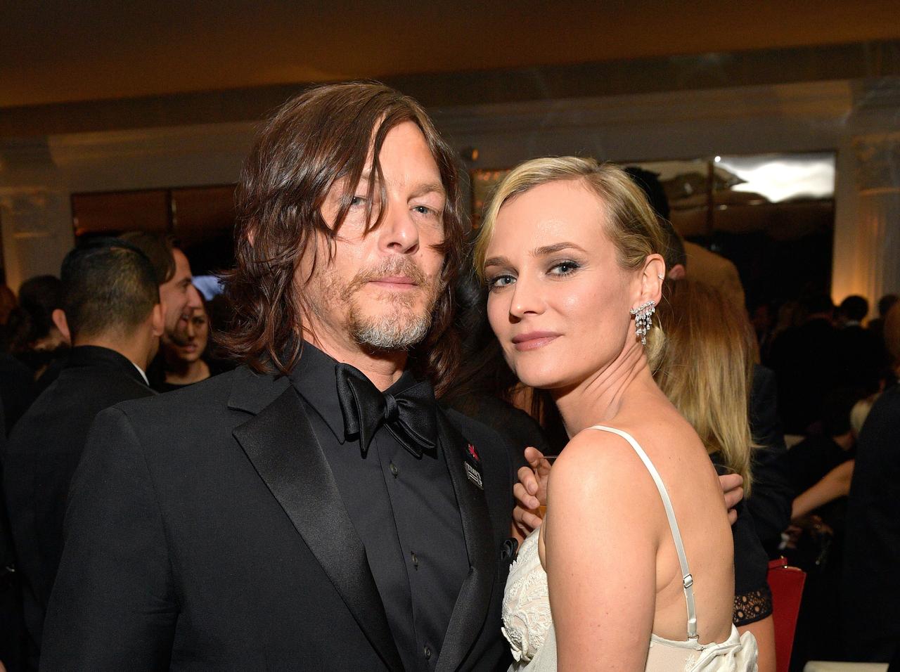 『ウォーキング・デッド』ノーマン・リーダス、恋人との「真っ黒な写真」で公開イチャイチャ