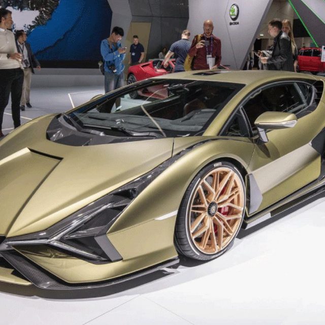 ランボルギーニ初のハイブリッド「シアン FKP37」にアルカンターラ採用
