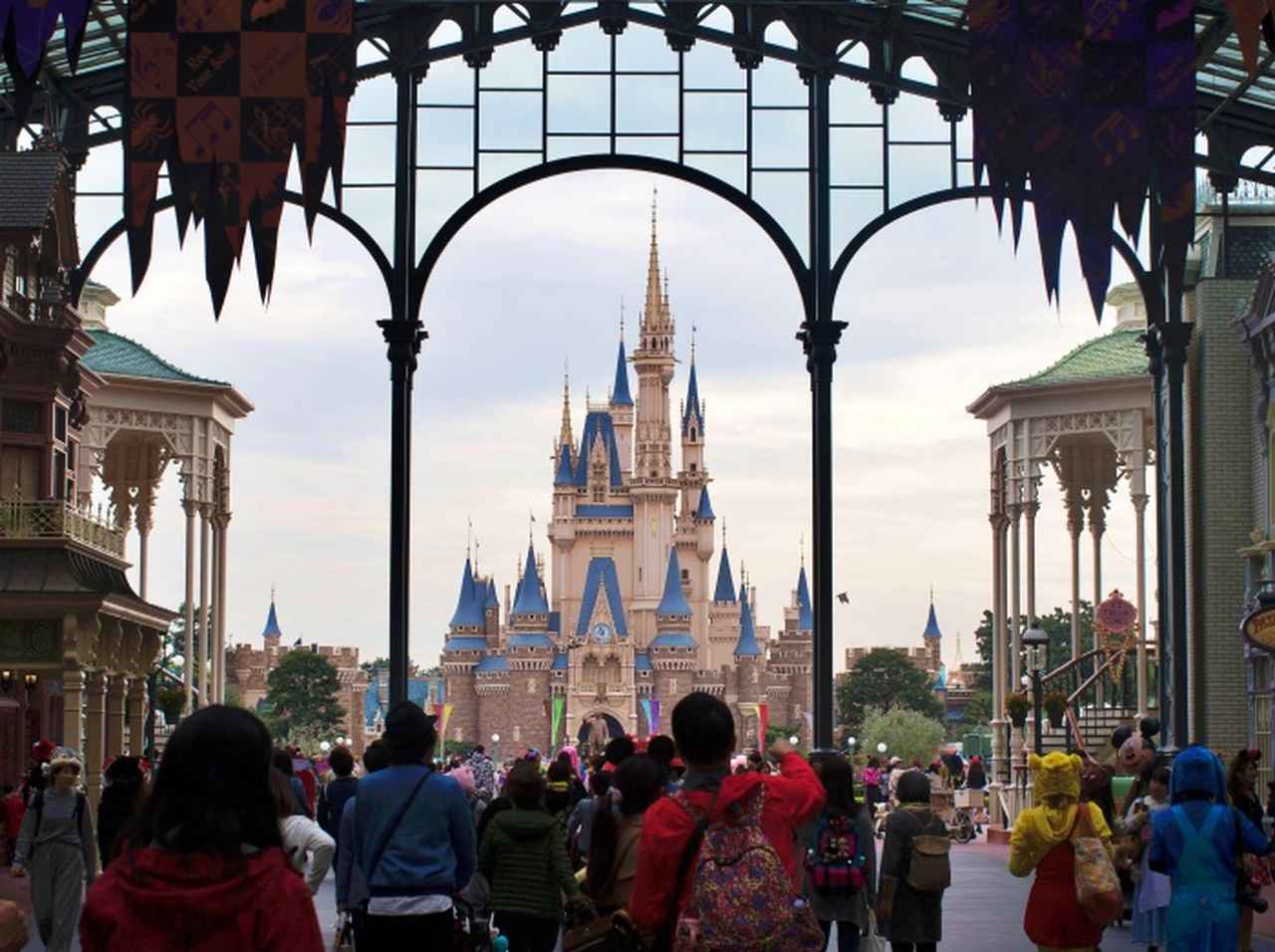 『コスプレ禁止令』で永久追放の可能性も…ディズニーランドで大人だけ「コスプレ」をしちゃダメな理由