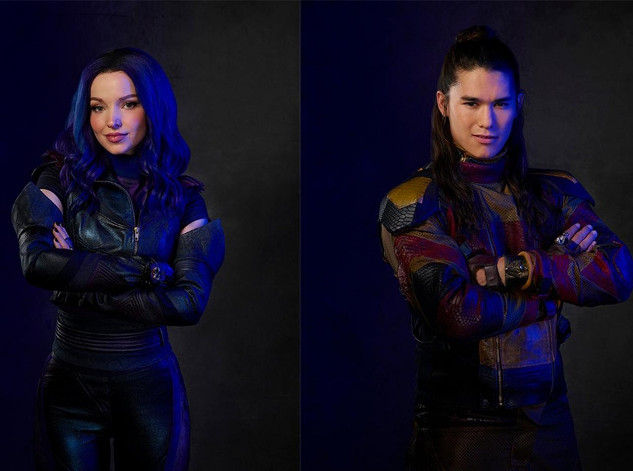 さっそく日本食を楽しむ!ダヴ・キャメロンとブーブー・スチュワートが来日